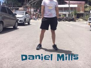 Daniel_Mills