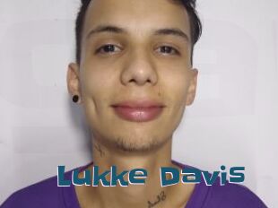 Lukke_Davis