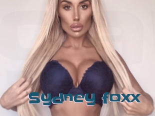 Sydney_foxx